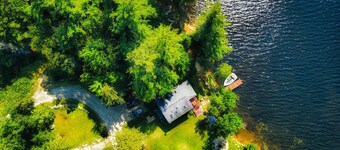 Lakefront Log Home 12 feet Away from Lake