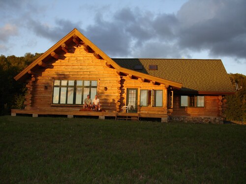 Bellaire Overlook Log Home on Beautiful 40 Acres with sunset views