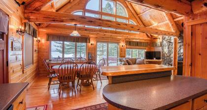 Two Winds - Beautiful newer home on Mooselookmeguntic Lake