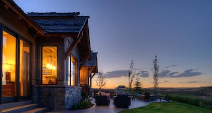 Spectacular 5 Bedroom Villa On 7th Hole At Tributary with Private Hot Tub