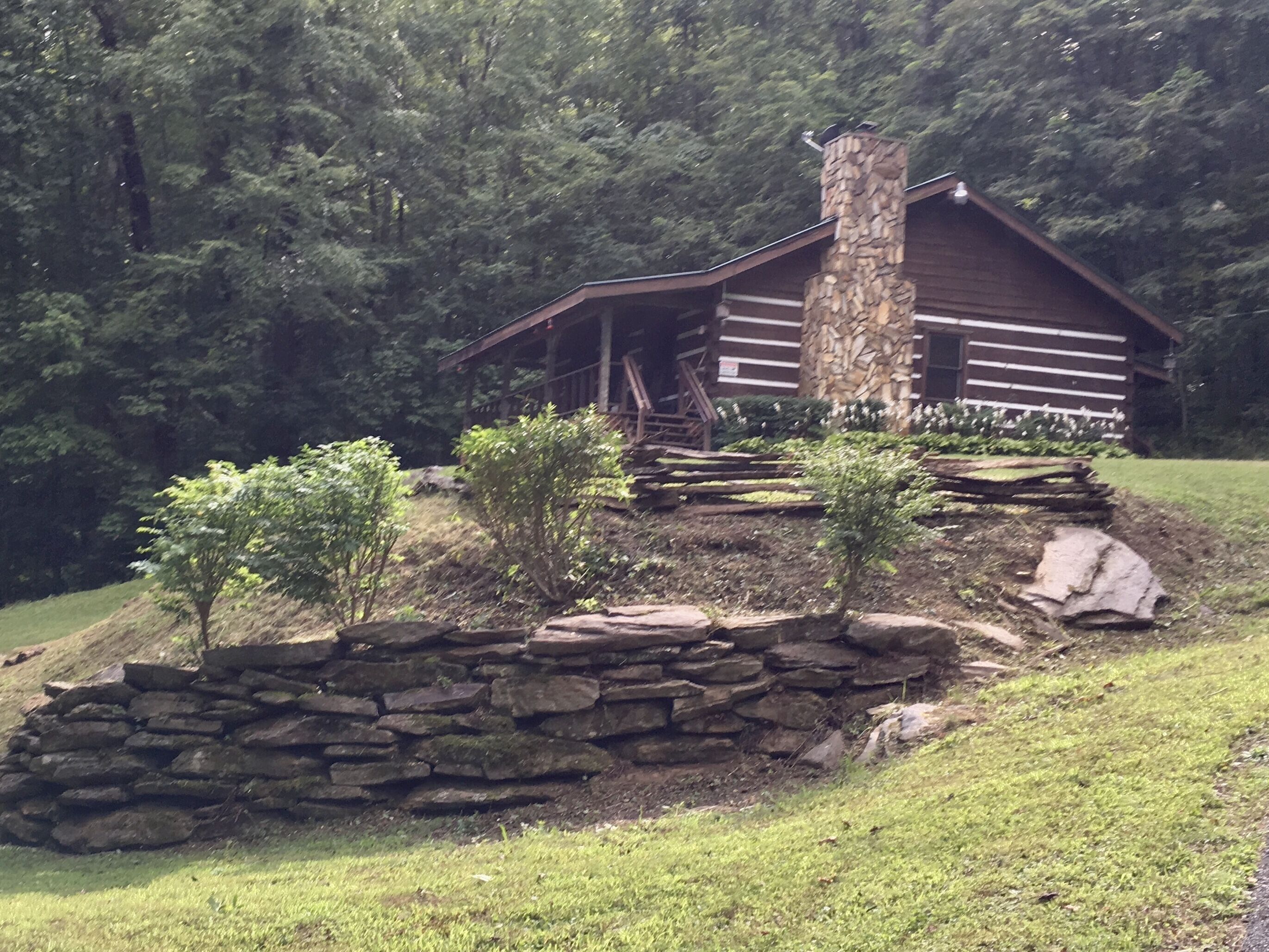 Cozy Log Cabin! 3600' Elevation! Spectacular mountain view!