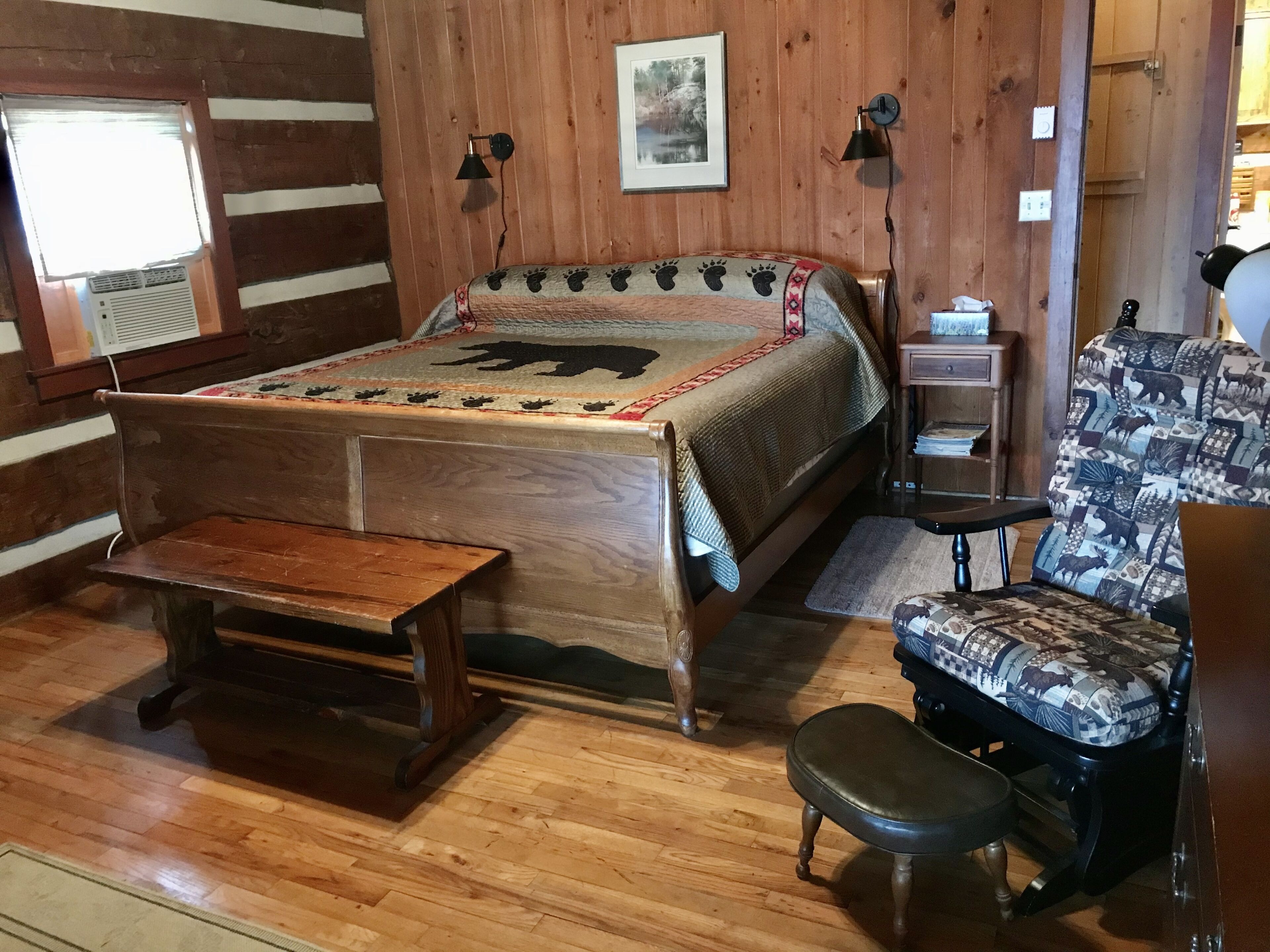 Cozy Log Cabin! 3600' Elevation! Spectacular mountain view!