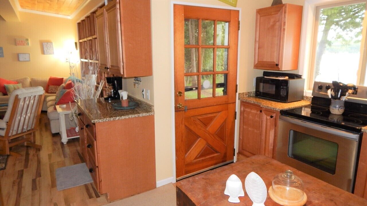 Perfect family beachfront cottage on Lake Charlevoix