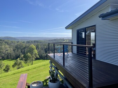 Di’s Hill - your tranquil stay away.