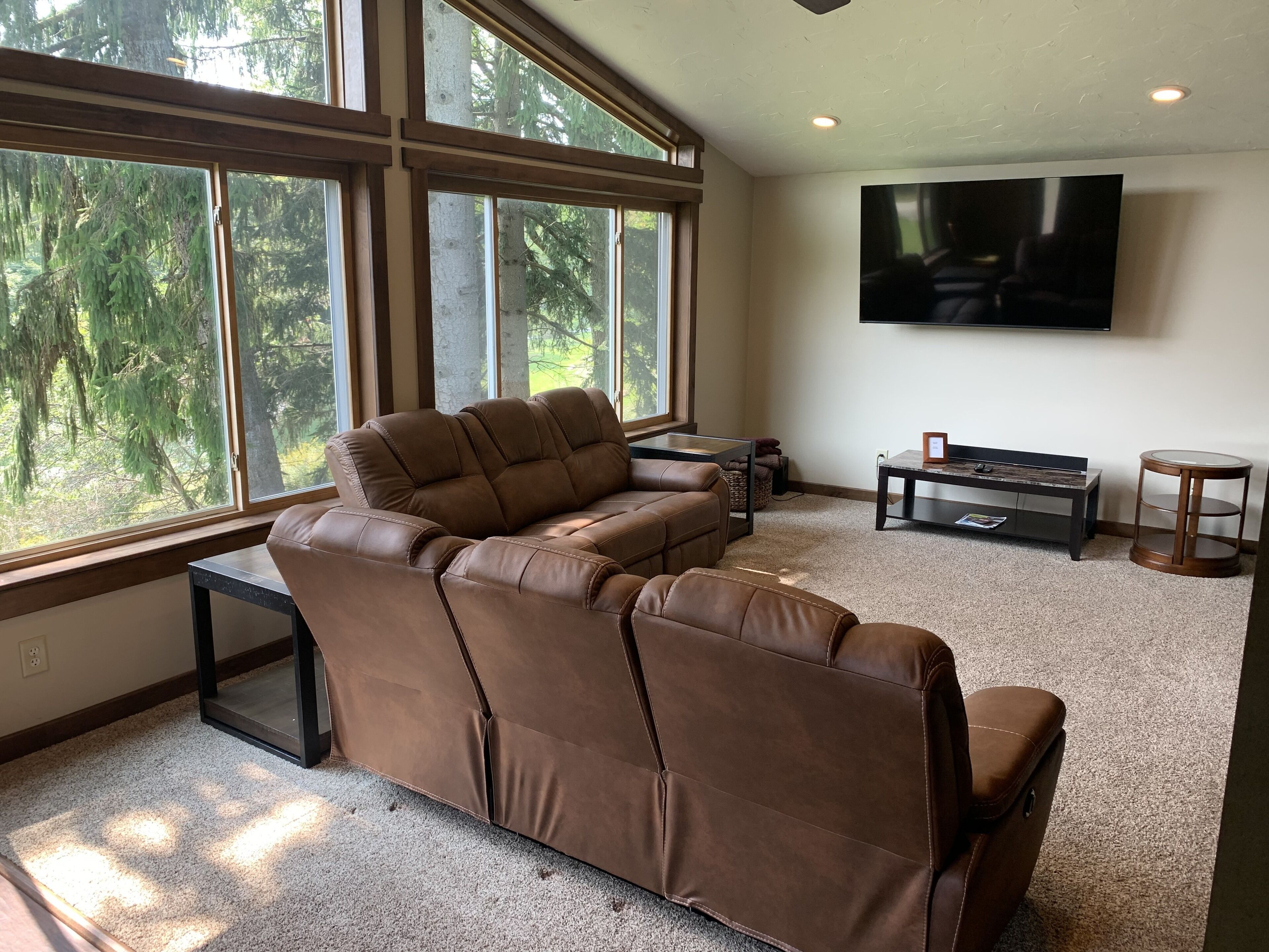 Mountain House located minutes from the slopes at 7 Springs