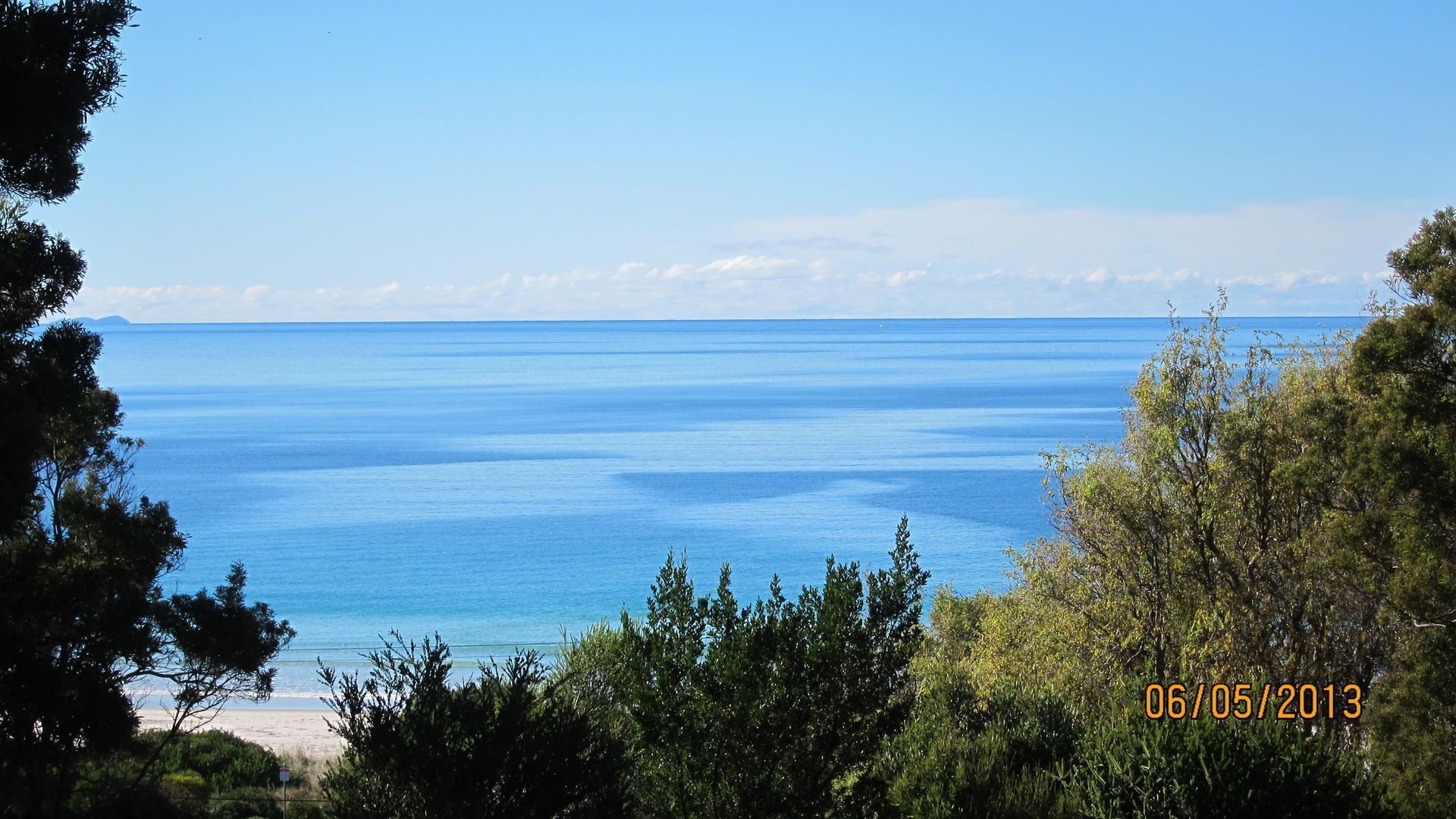 Spring Beach Cottage — image 8