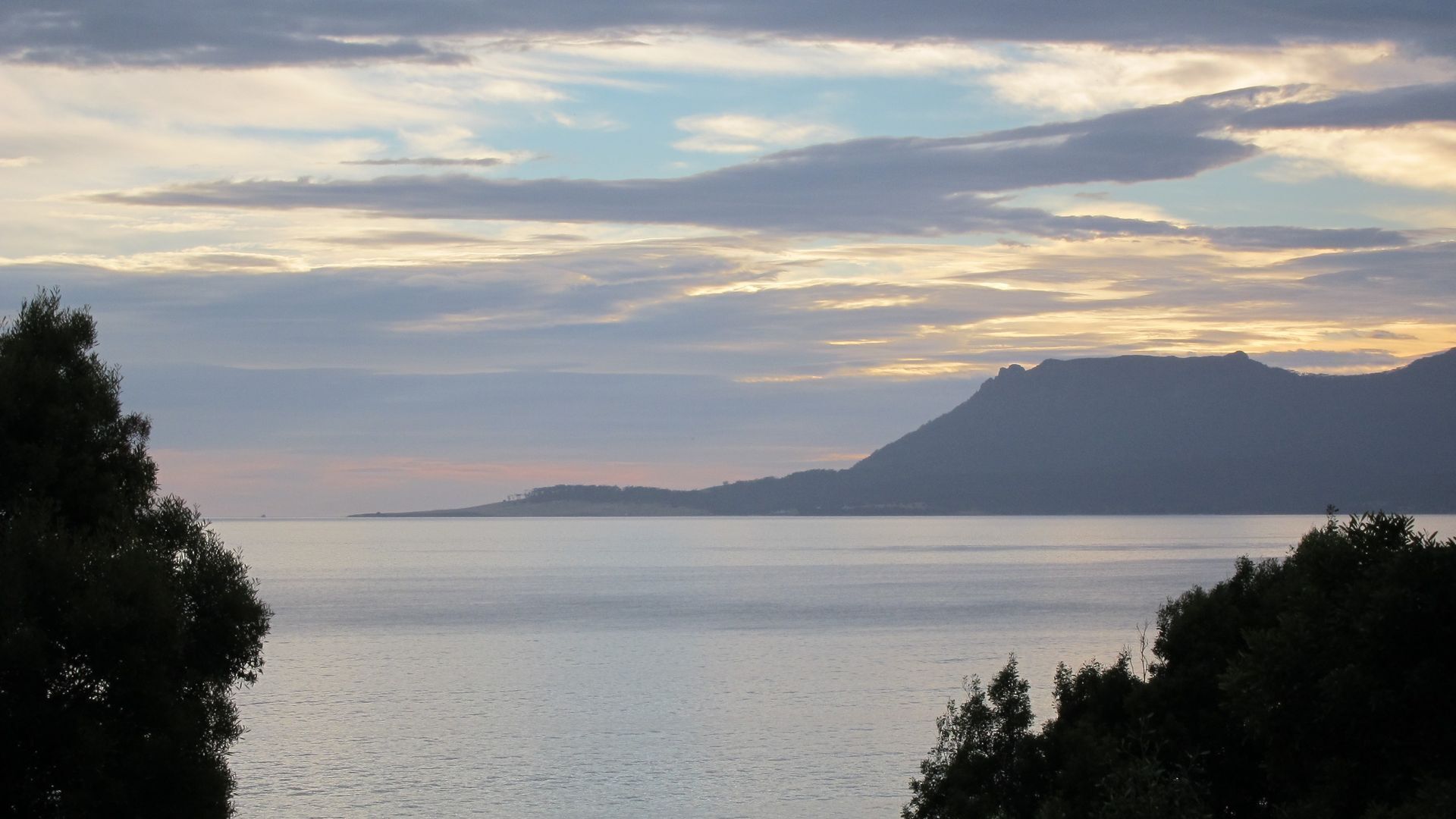 Spring Beach Cottage — image 9