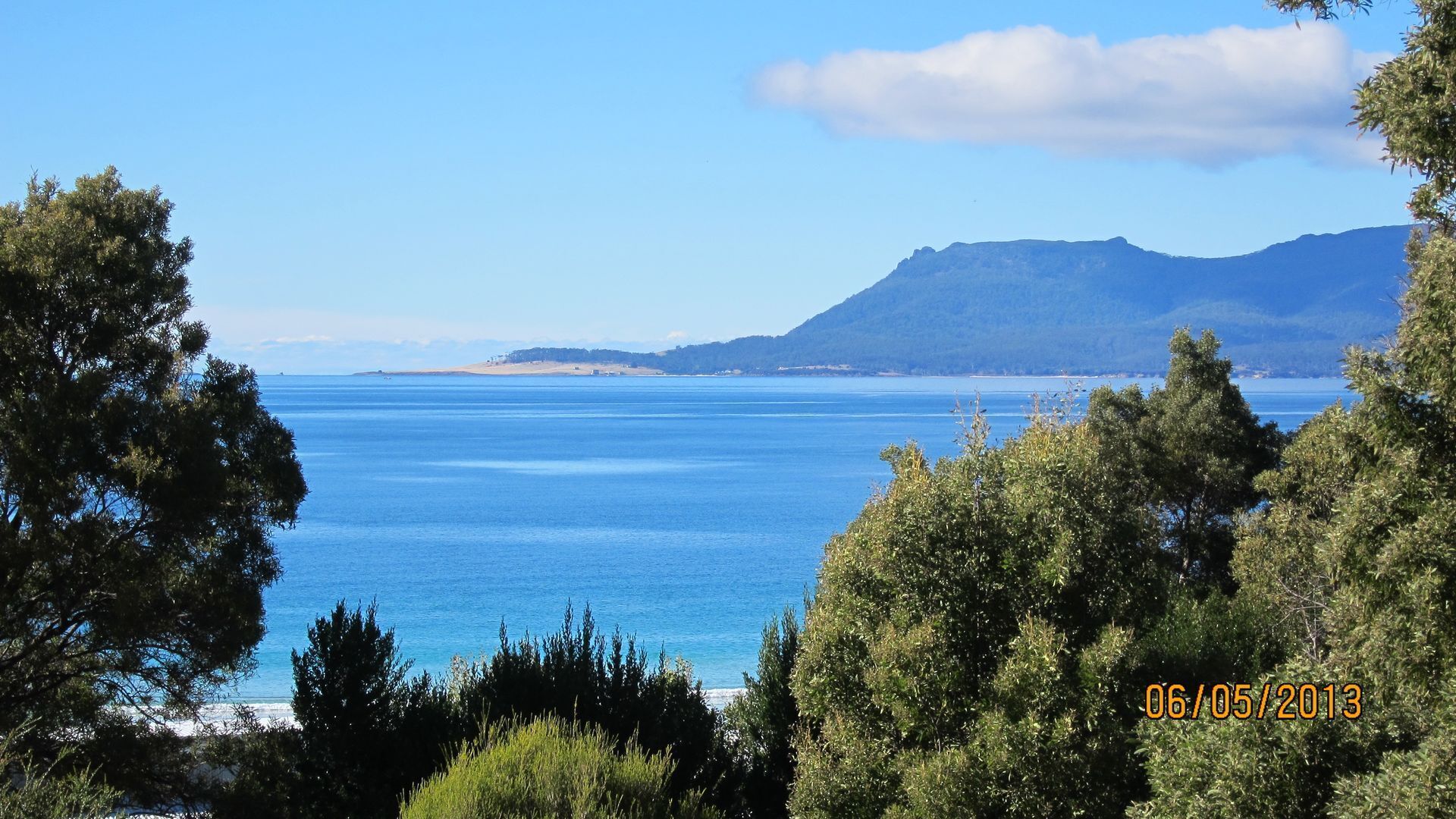 Spring Beach Cottage — image 5