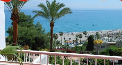 Nerja: Beachfront apartment in Burriana Beach. Nerja. Costa del Sol