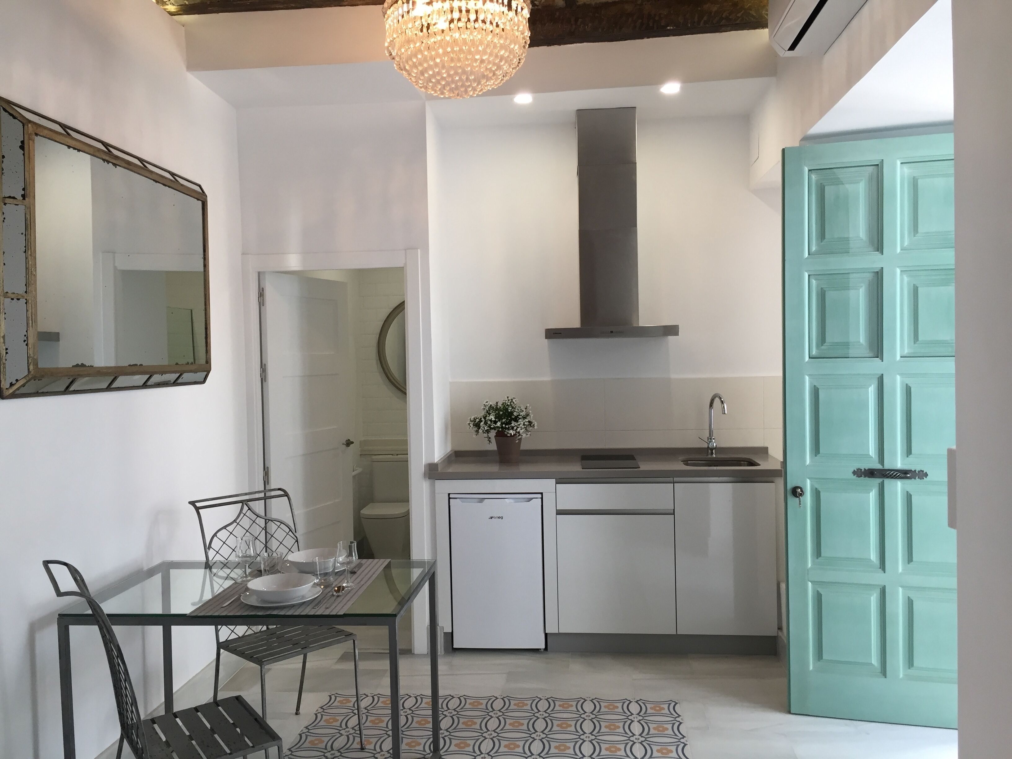 Luxury studio  near Mosque Cathedral with wonderful courtyard in a