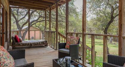Mountain View Cabin Near Lost Maples & Garner Parks, Utopia and the Frio River