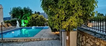 Beautiful Villa Ella with private pool.  E.O.T Licence MHTE 0428K9200476001