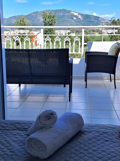 Beautiful Villa Ella with private pool.  E.O.T Licence MHTE 0428K9200476001