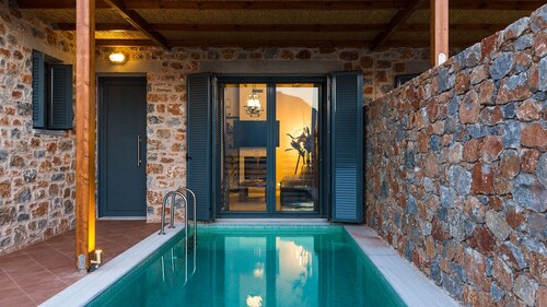 Neu erbaute Luxusvilla mit Meerblick, in der Nähe klarer südlicher Strände