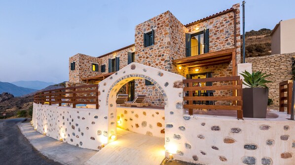 Exterior - Beautiful sea Views, Close to Clear Water Southern Beaches (Rethymno)