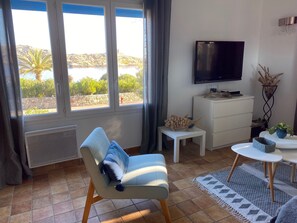 TV, books, stereo - Exceptional sea view! Apartment facing the sea, central Rousse Island (L'île-Rousse)
