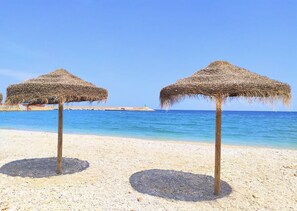 Beach - Newly refurbed 5* luxury villa,large private pool. Full air con+fibre internet  (Jávea)