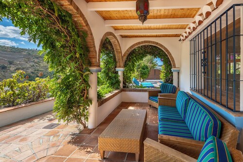 Detached Villa With Private Pool And Stunning Views 5 Minutes Walk From Village