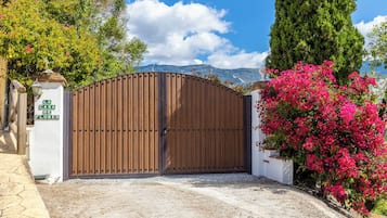 Enceinte de lâhĂ©bergement