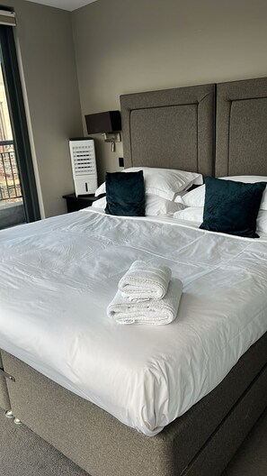 2 bedrooms, iron/ironing board, travel cot, free WiFi