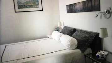 9 habitaciones, tabla de planchar con plancha, wifi y ropa de cama