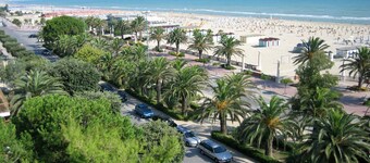 Modern penthouse with a large terrace with sea view located 150 meters from the beach