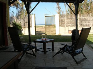 Terrace/patio - Chalet with private pool with direct beach access (Avola)