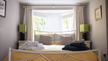 1 bedroom, iron/ironing board, travel cot, free WiFi