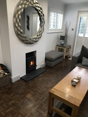 Smart TV, fireplace, video games, DVD player - 5 * luxury family home on a private sea estate (East Preston)