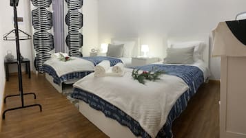 2 slaapkamers, een bureau, een strijkplank/strijkijzer, gratis wifi