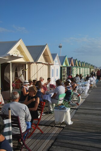 Eco-renovated 1900 Picardy house 15 minutes from the sea, nature and comfort.