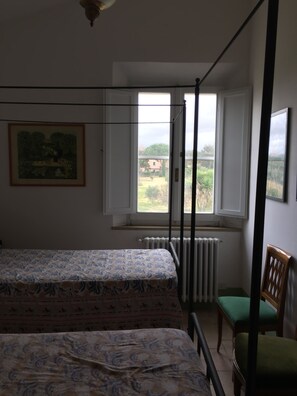 4 habitaciones, tabla de planchar con plancha y wifi gratis