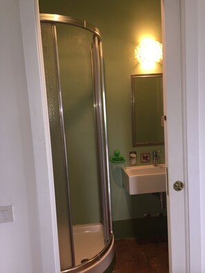 Bathtub, hair dryer, bidet, towels - La Barucola 
 (Capalbio, Grosseto)