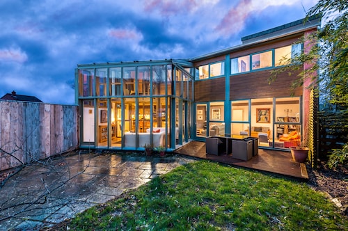  Architect designed Eco House in small village on the Wye Valley Walk.