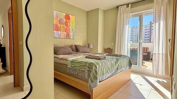 2 chambres, fer et planche Ă repasser, Wi-Fi gratuit, draps fournis