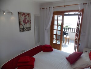 3 Schlafzimmer, Zimmersafe, Schreibtisch, Bügeleisen/Bügelbrett