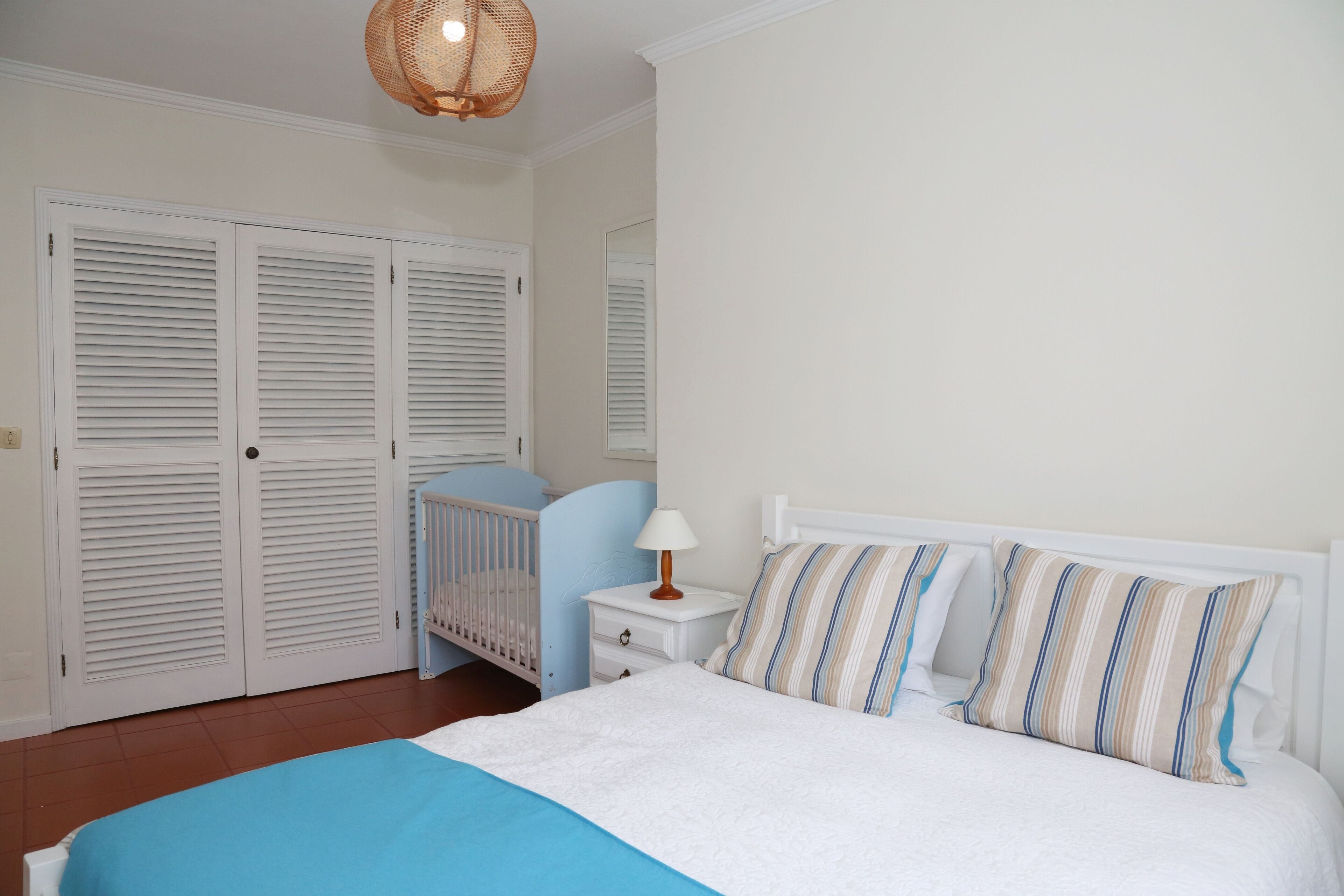 4 bedrooms, soundproofing, iron/ironing board, free WiFi