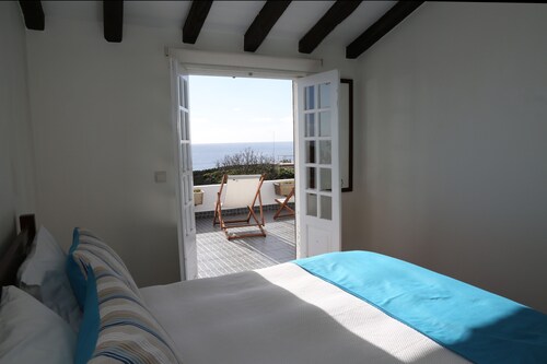 Casa do Atlântico - holiday village Property with views and direct access to the sea