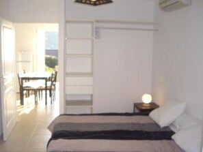 1 chambre, draps fournis, accès pour personnes à mobilité réduite
