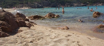 Lejlighed beliggende overfor havet, på stranden af Tizzano Korsika syd