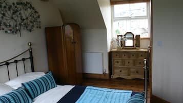 2 chambres, fer et planche à repasser, Wi-Fi gratuit, draps fournis