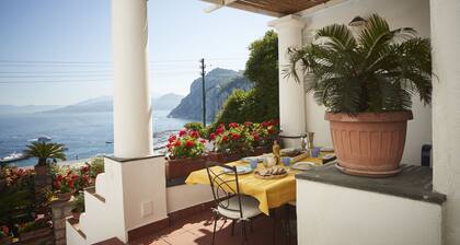 Panoramahaus am Golf von Neapel und am Hafen von Capri, mit Terrasse und Whirlpool