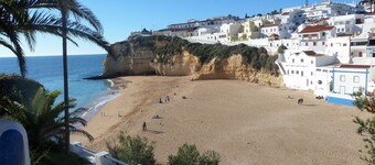 Apartment T1 (B) next to the beach for holidays