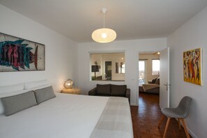 2 bedrooms, iron/ironing board, Internet, bed sheets