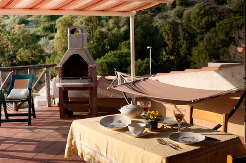 Federica’s Golden Hour House-Beach Walk 
Villa with terrace 400 m from the sea