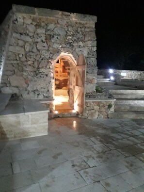 Property grounds - Puglia Salento luxury villa with swimming pool and hydro spa. a few km from leuca  (alessano)