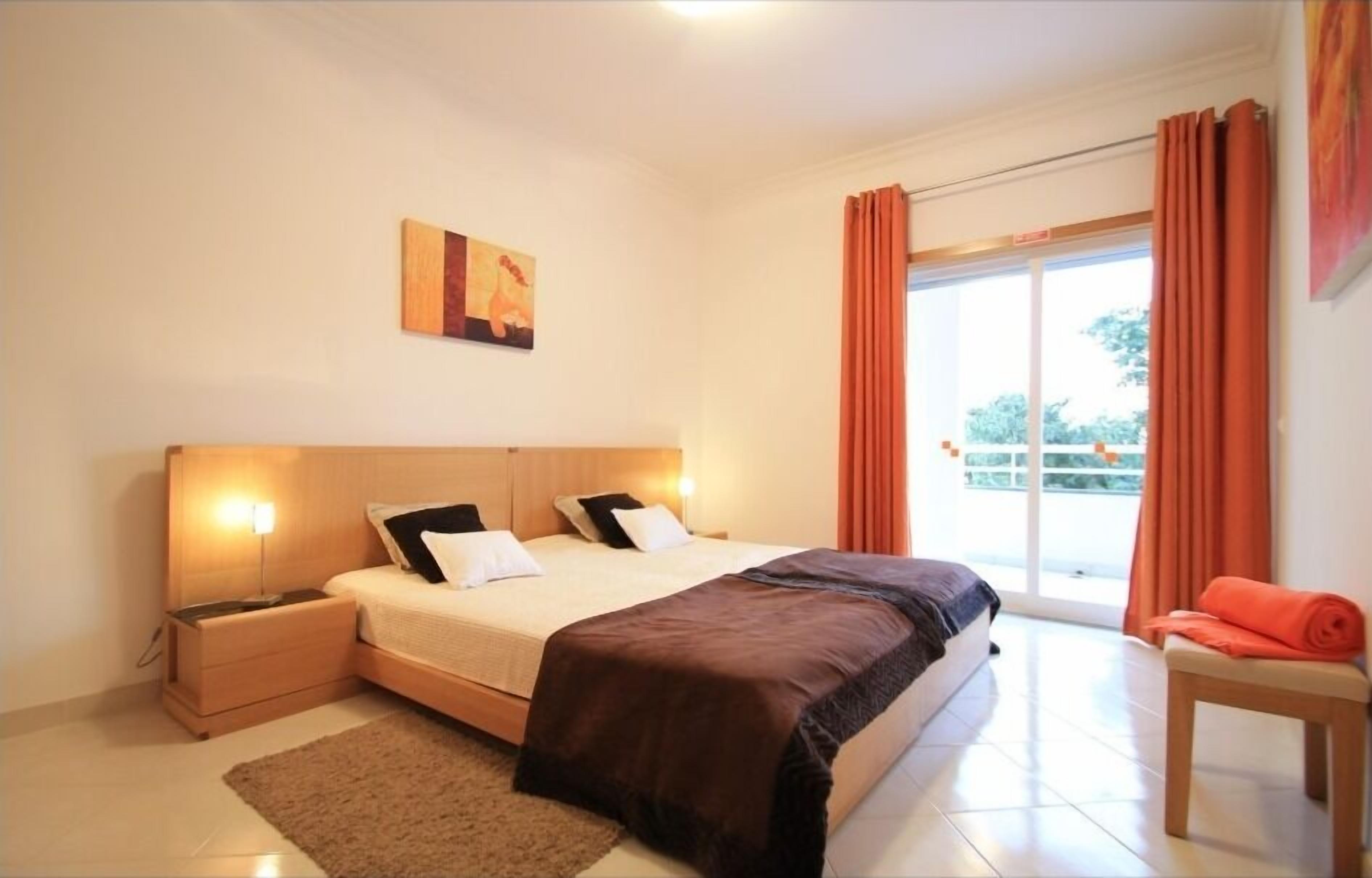 1 habitación y ropa de cama 