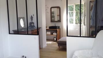 3 Schlafzimmer, BĂŒgeleisen/BĂŒgelbrett, WLAN, BettwĂ€sche