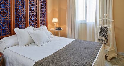 El Rico Rincón de Sanlúcar la Mayor (22km from Seville Center)