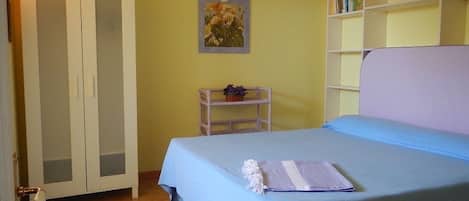 1 bedroom, iron/ironing board, WiFi